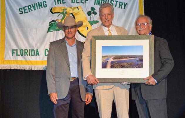 Audubon Florida Presents Sustainable Rancher of the Year Award for 2015 to Lykes Ranch