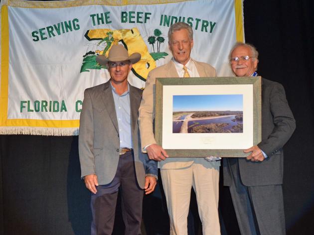 Audubon Florida Presents Sustainable Rancher of the Year Award for 2015 to Lykes Ranch