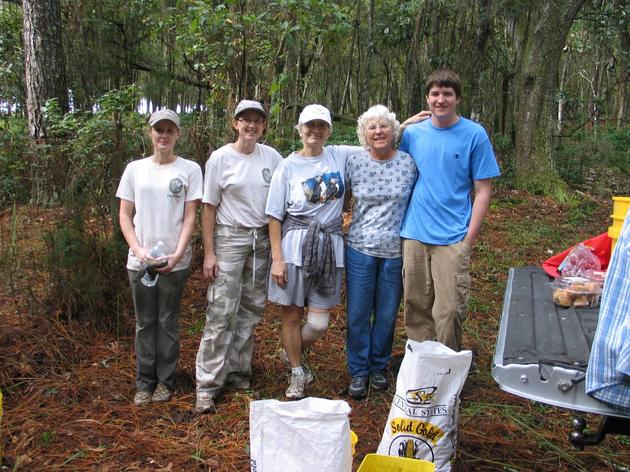 Volunteers Make a Difference at Ahhochee Hill