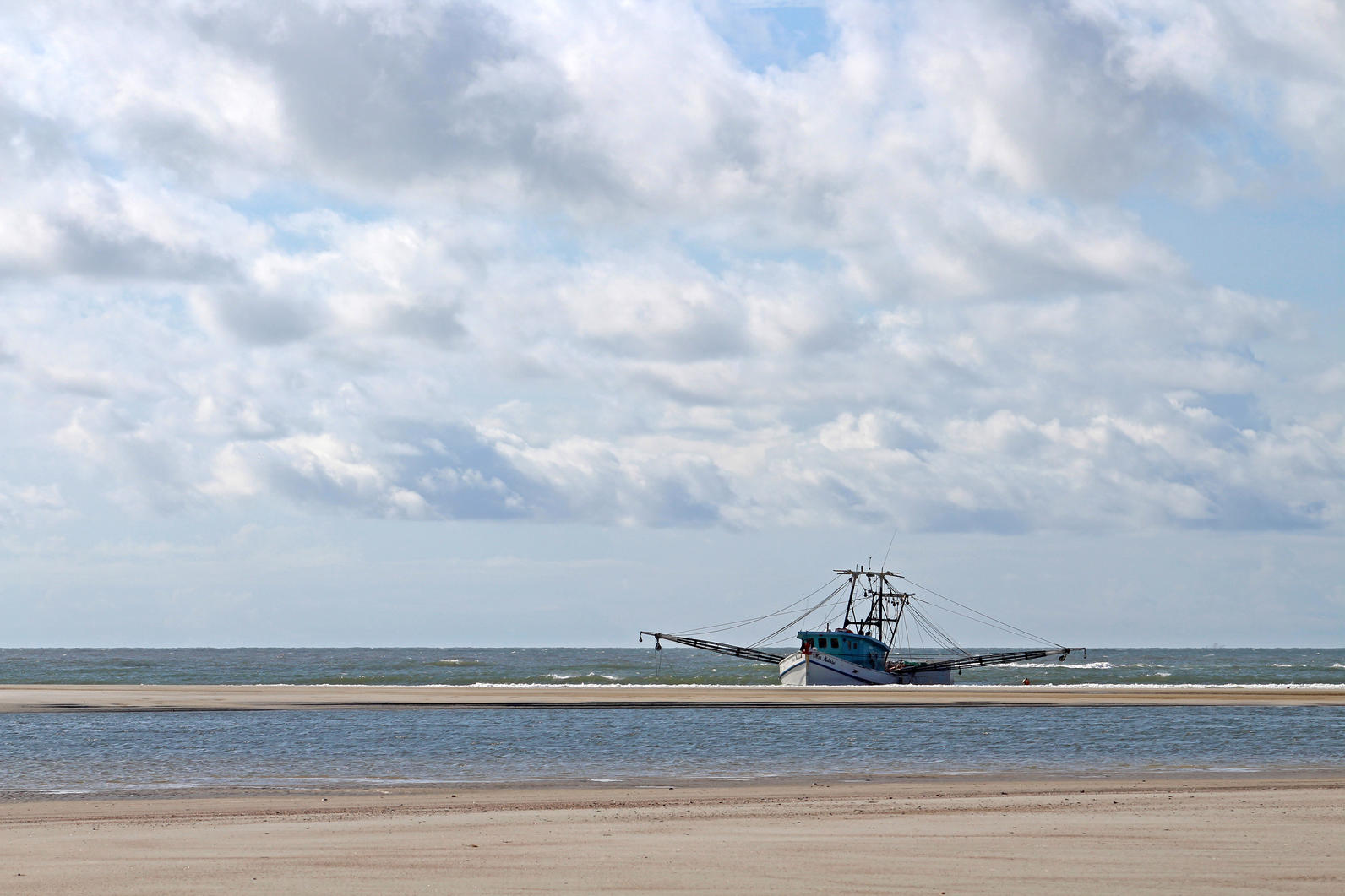 Beached shrimp boat. Photo: Savannah Penney.